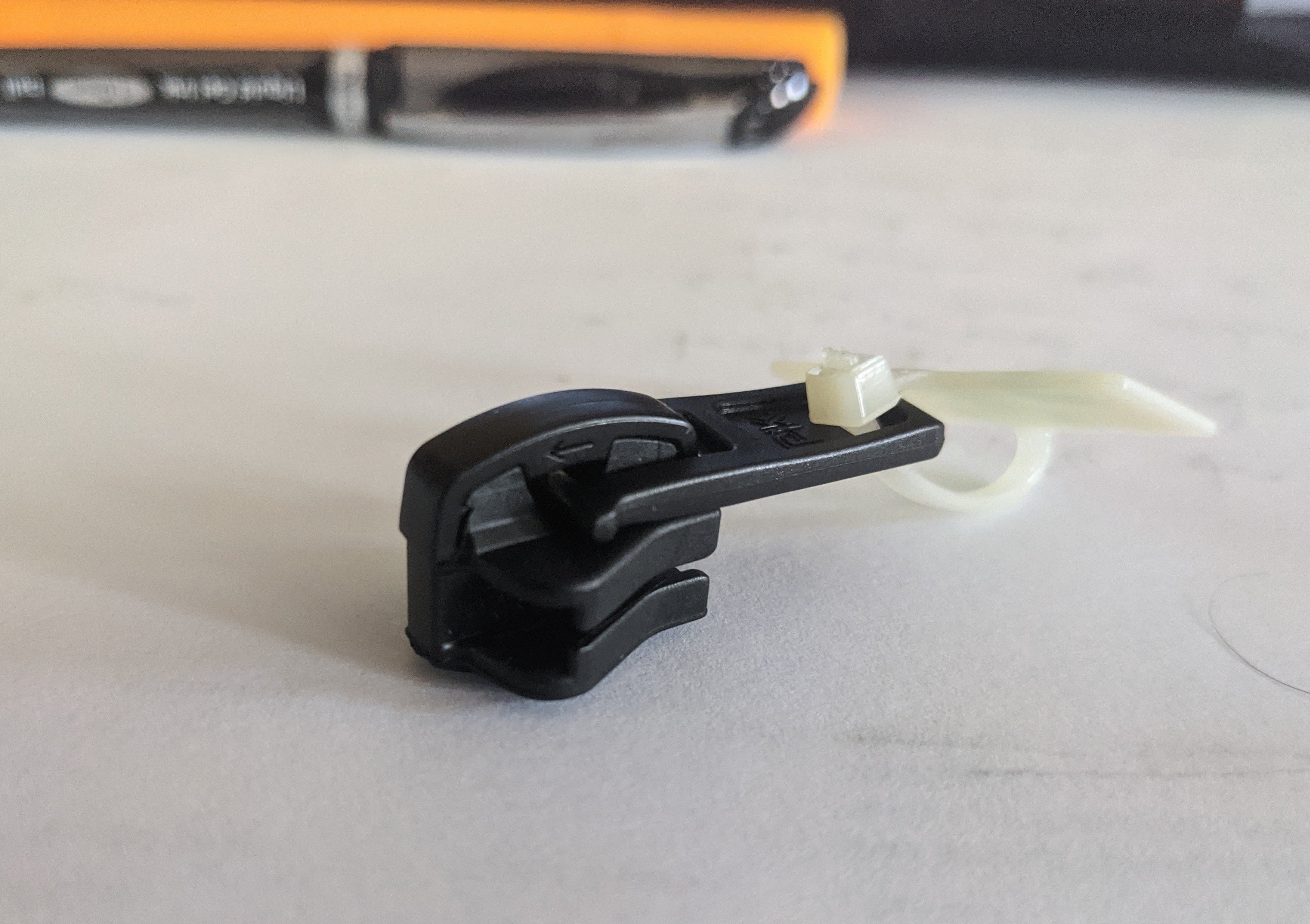 Paskal Molded Tooth Zipper & Sliders