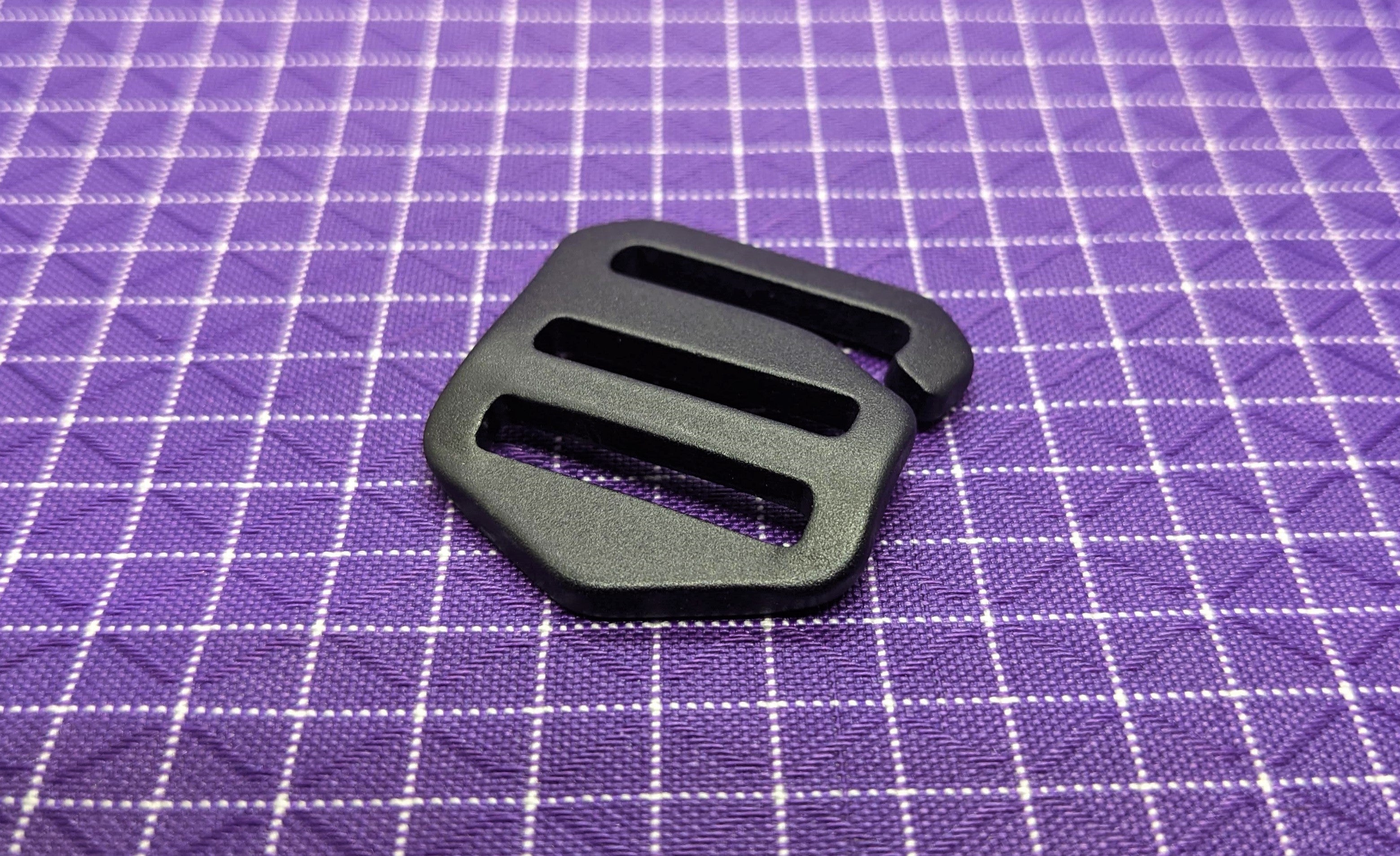 This is a high-quality, aluminum G-hook that can be paired with webbing strapping and used when making or modifying bags and packs. Use these to make your own gear!