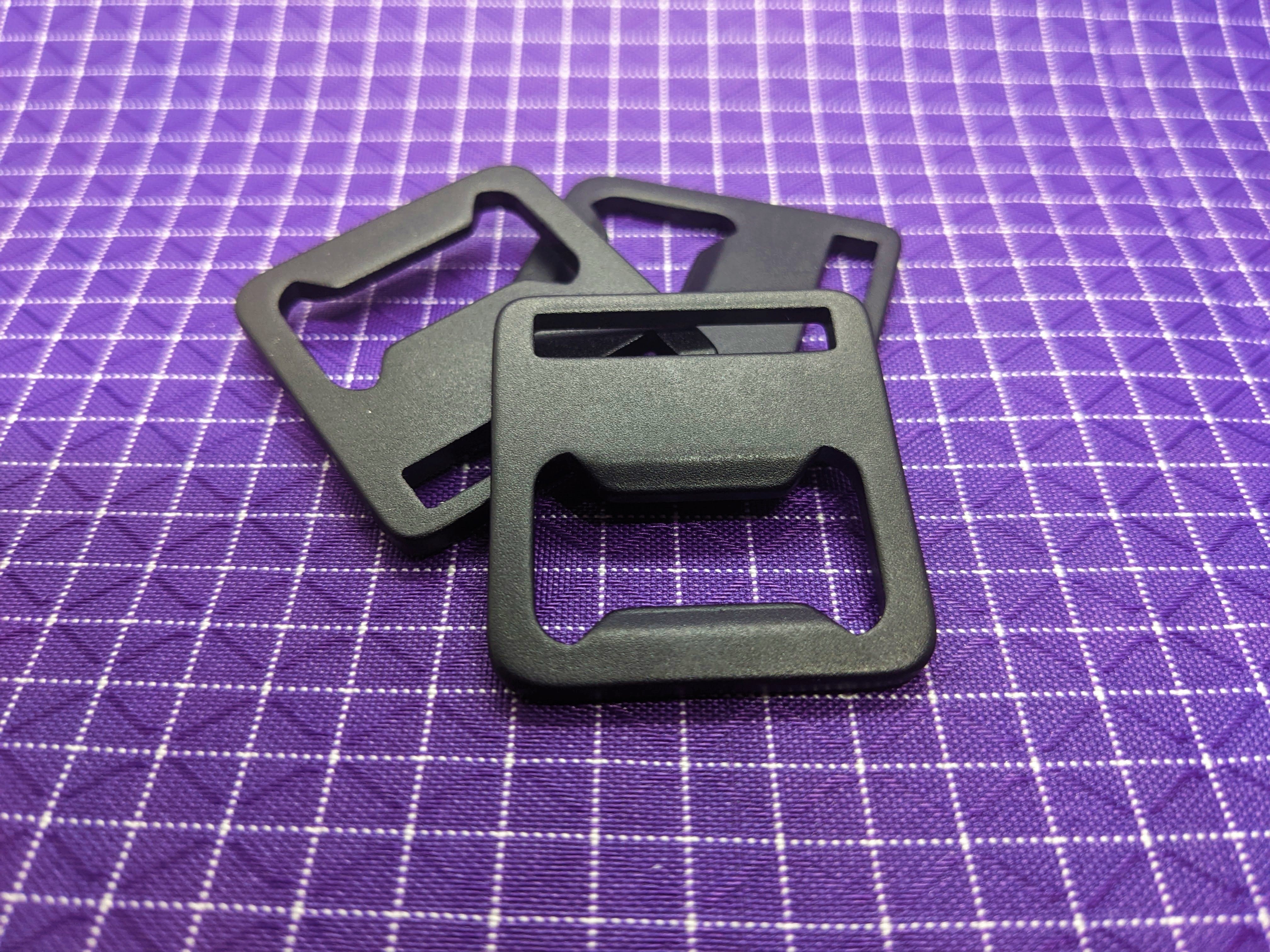 Use this WeTOOL bottle opener to add a handy opening method to your backpacks and bags!Use this WeTOOL bottle opener to add a handy opening method to your backpacks and bags!