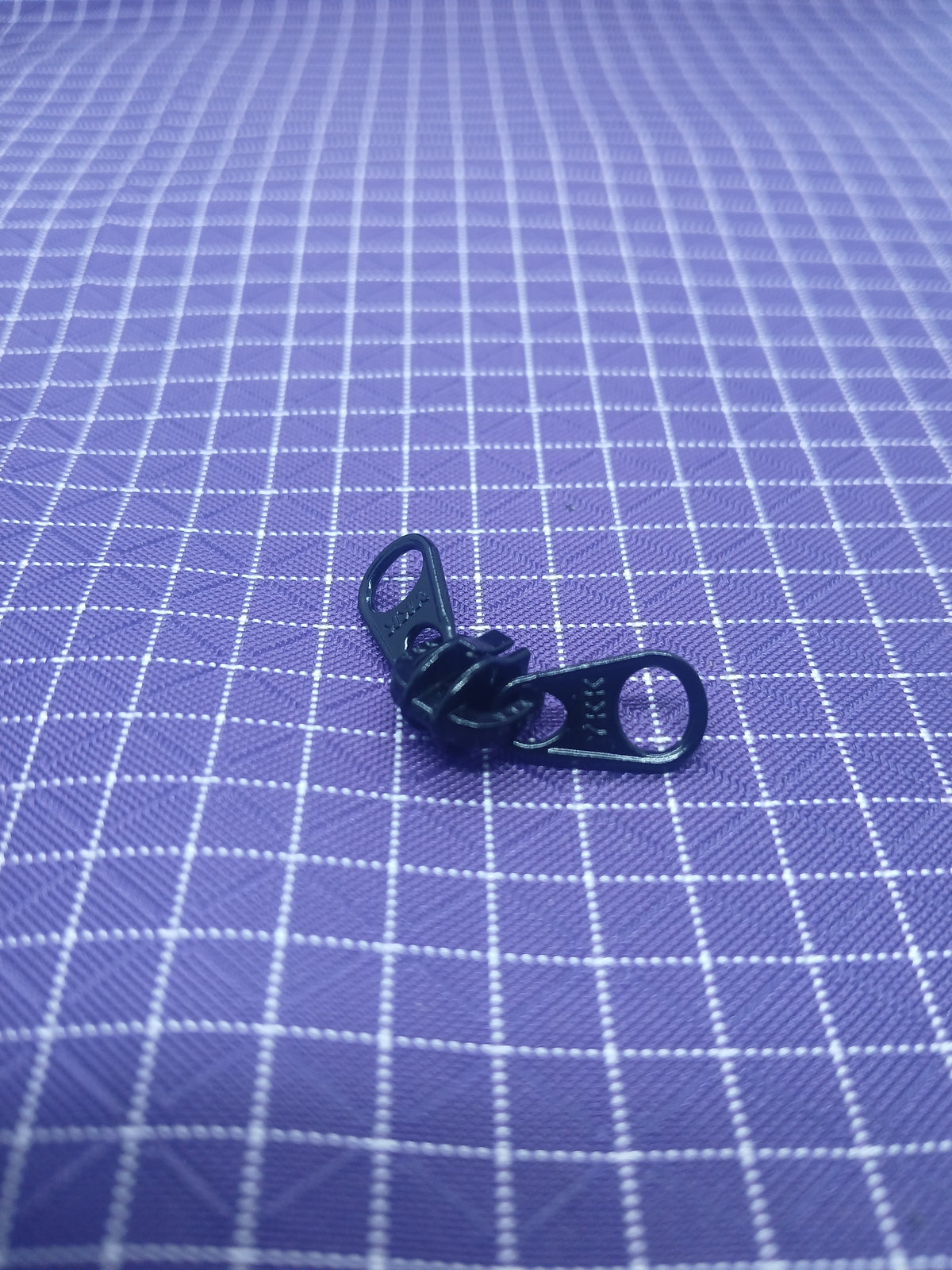 YKK #3 Coil Non-locking Slider - Double Tab