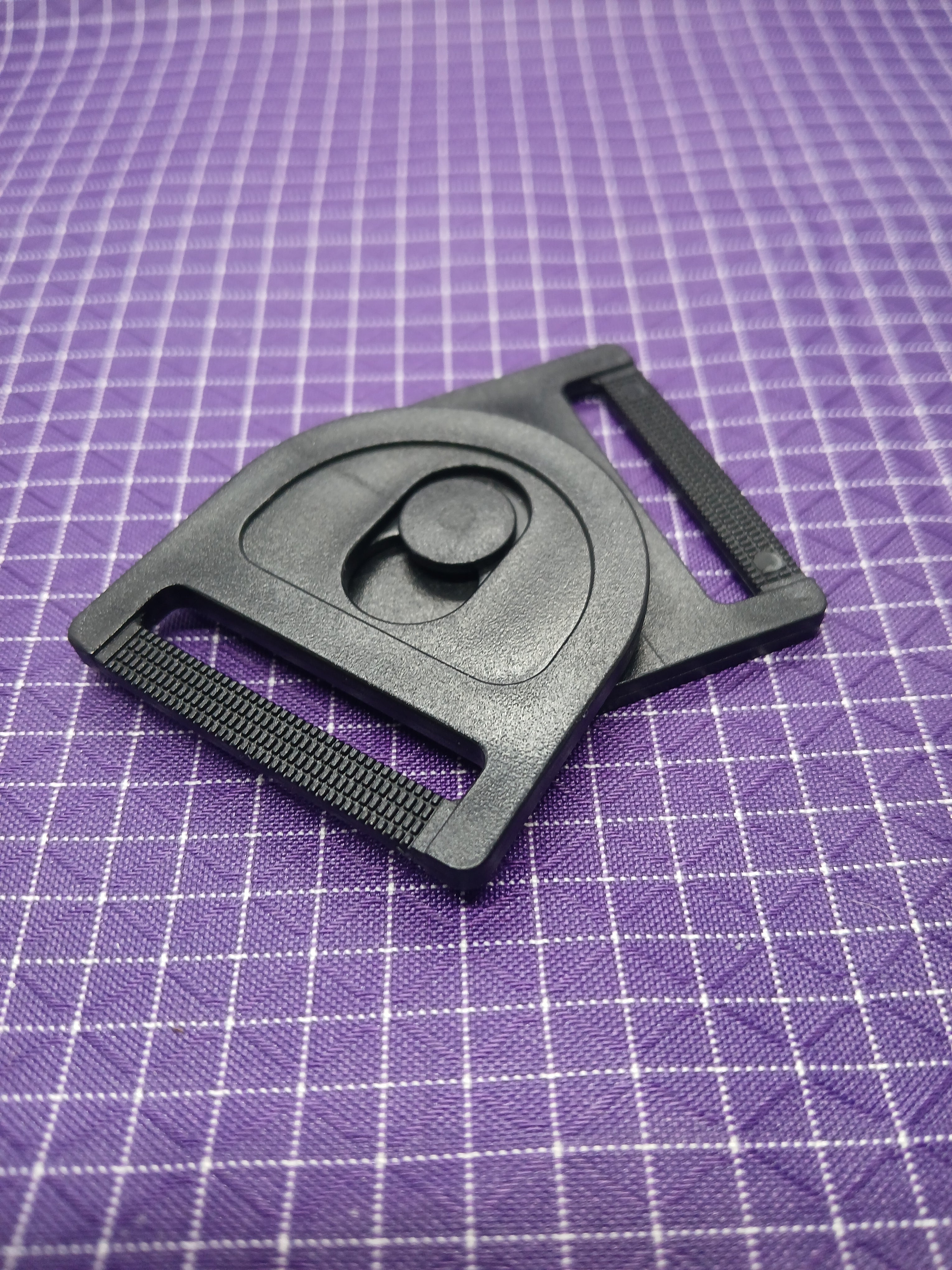 Center Clip Swivel Buckle