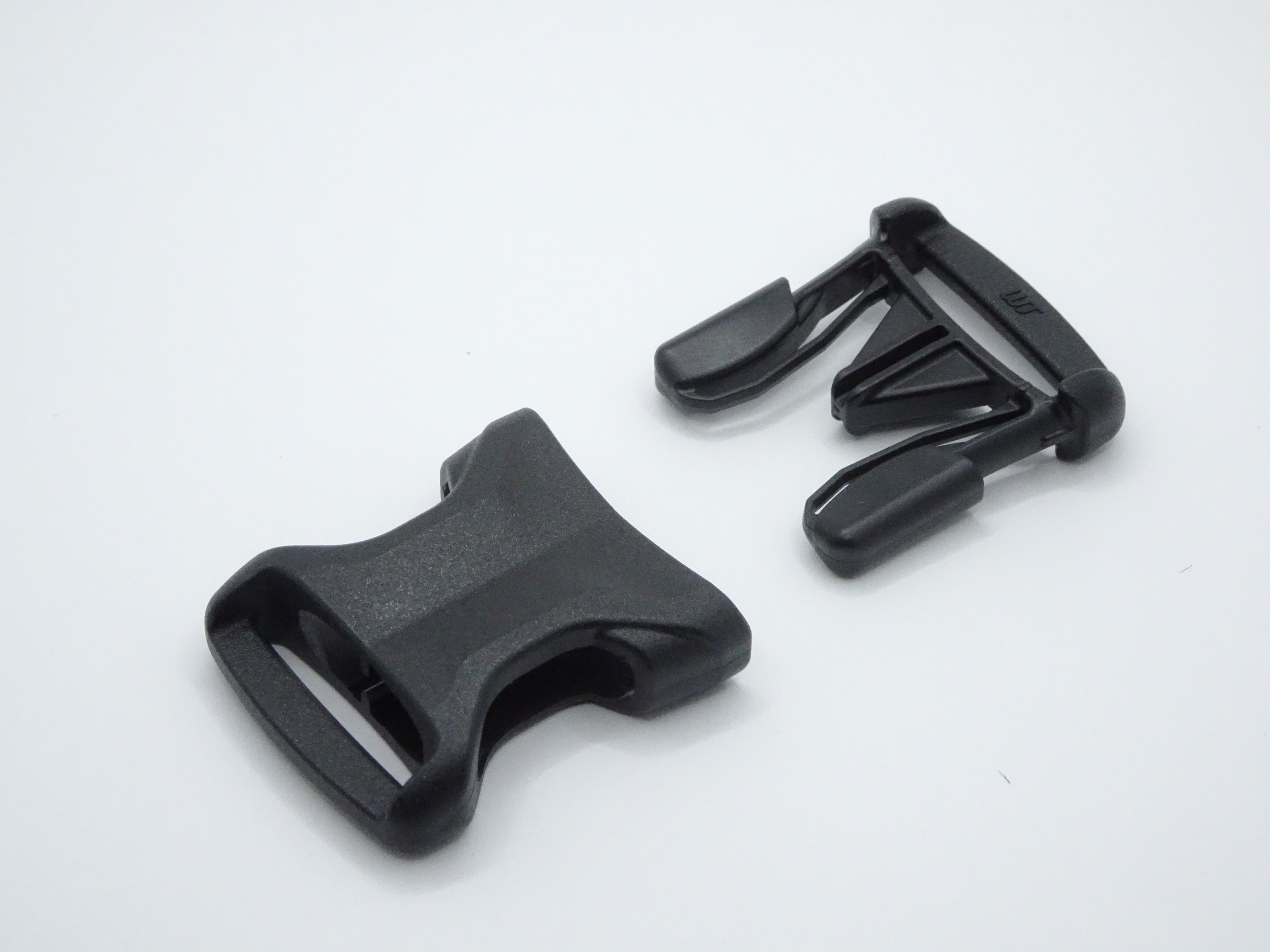 10 - 1 Inch YKK Flat Dual Adjustable Side Release Plastic Buckles :  : Home